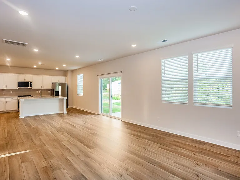 2512 Switchgrass Ct — Photo 7