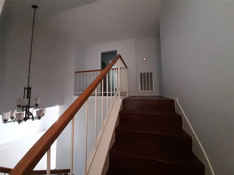 8 Fawnchase Ct — Photo 14