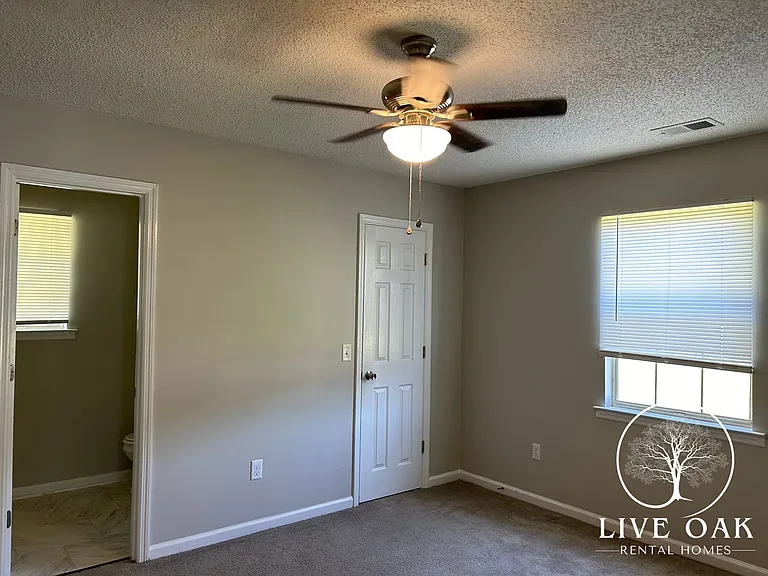 531 Jefferson Cir SE — Photo 5