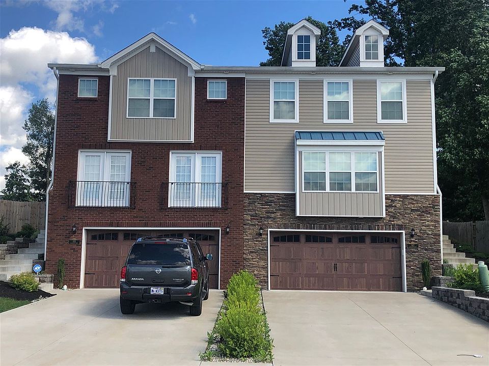 1st image of 142/144 Vineland Parkway Dr