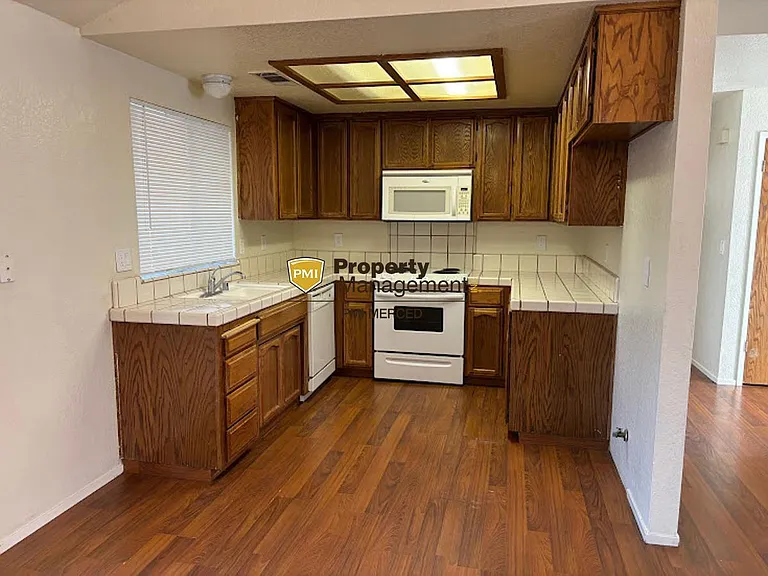 5209 Stillwater Dr — Photo 6