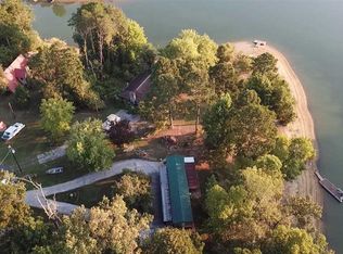 2569 Roundhouse Rd, Dandridge, TN 37725