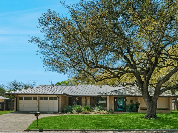 526 Crestway Dr, Windcrest, TX 78239