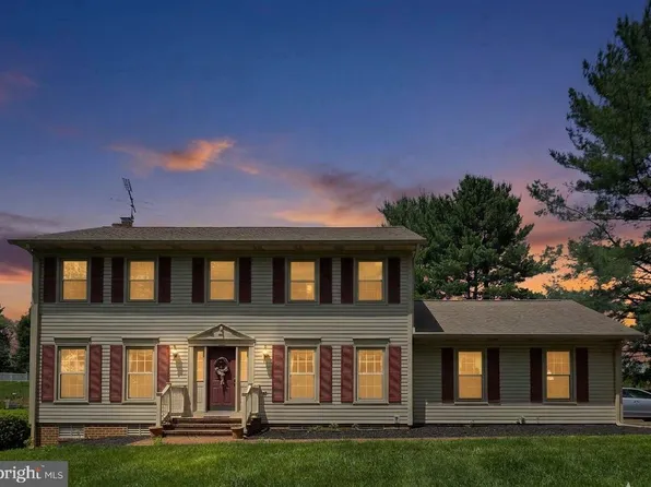 4108 Spring View Dr, Jefferson, MD 21755