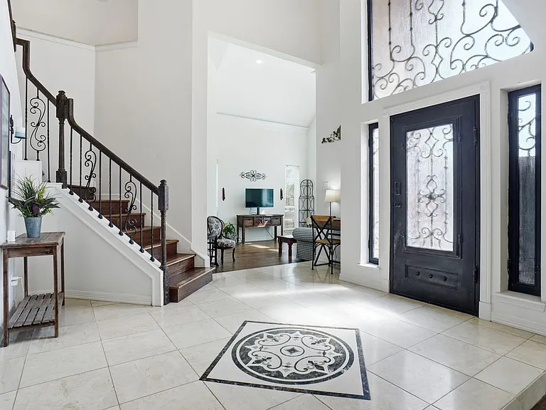 3909 Hogan Manor Dr — Photo 4