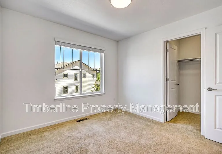 811 Marine Corps Dr — Photo 32