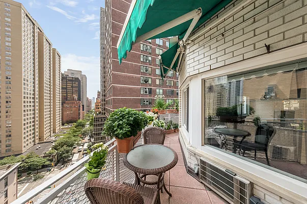 Sold by Compass | media 10