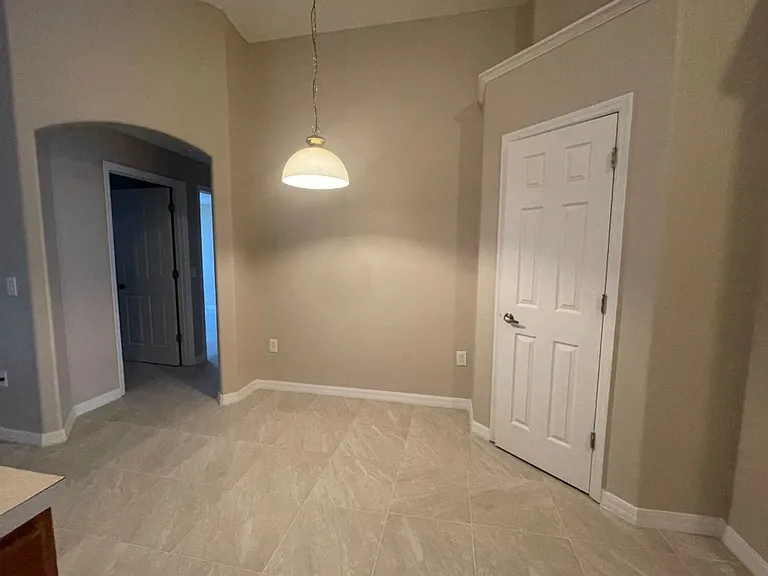 568 Finch Ct — Photo 16