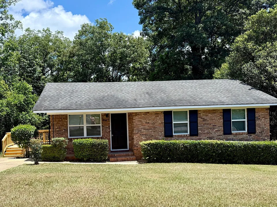 2457 Derwent Dr