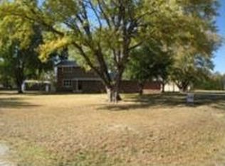 5901 Yucca Rd, Hutchinson, KS 67502