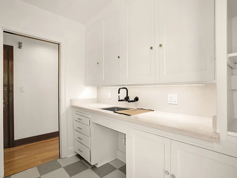 6522 Phinney Ave N #302 — Photo 10