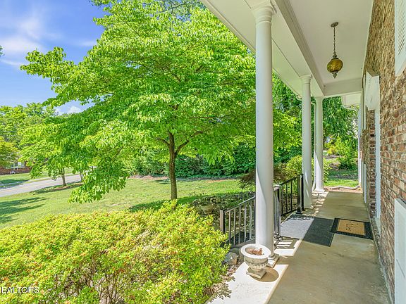 4th image of 9309 Gulf Park Dr