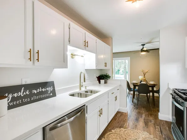 1801 113th Ave NW APT 108, Coon Rapids, MN 55433