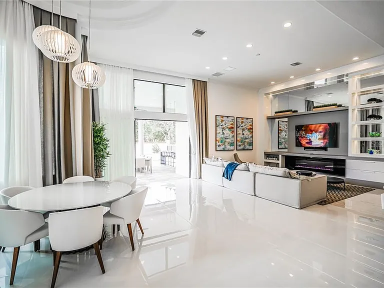 3999 Isabella Cir — Photo 17