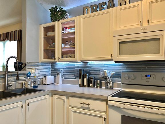 5th image of 7791 Freesia St #214