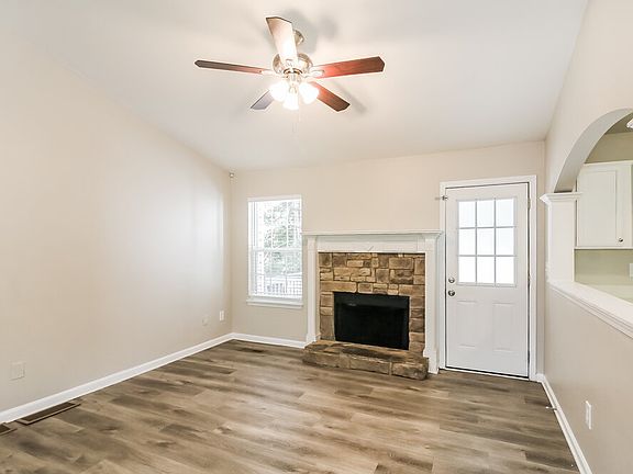 5th image of 575 Sycamore Dr