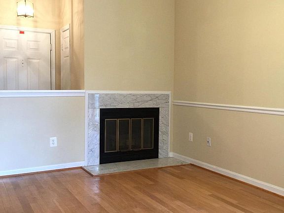 4th image of 925 Hillside Lake Ter APT 212