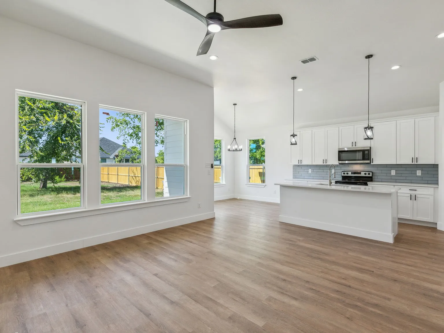 3 bed, 1480 sqft, $1,800 — Photo 3