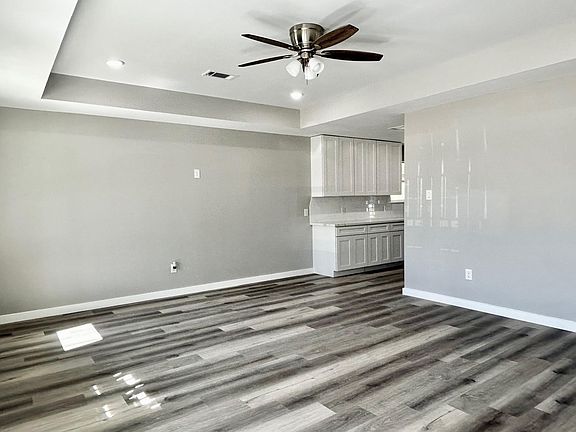 2nd image of 4103 Coon St