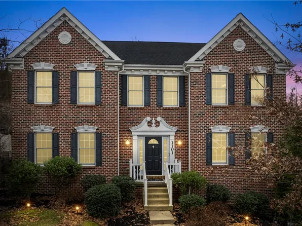 1101 Woodlawn Dr, Canonsburg, PA 15317