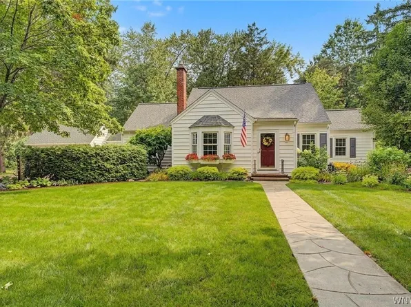 57 Lombardy Ln, Hamburg, NY 14075