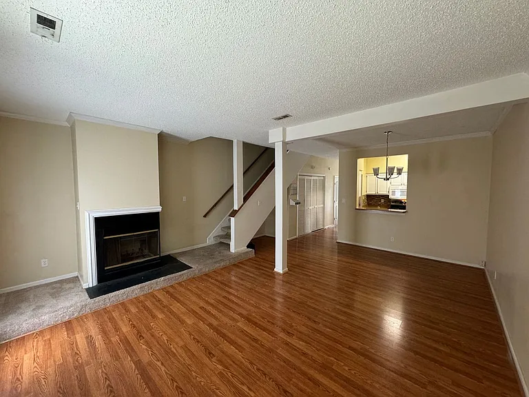 1508 April Ct — Photo 4