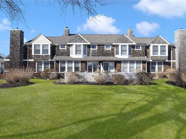 45 Fox Dr #7, Narragansett, RI 02882