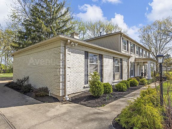 5th image of 15997 Trowbridge Rd