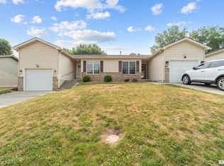 83 Amherst Dr, Springfield, IL 62702