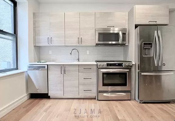 2nd image of 1030 Carroll St #D4
