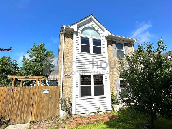 400 Greenview Dr, Virginia Beach, VA 23462