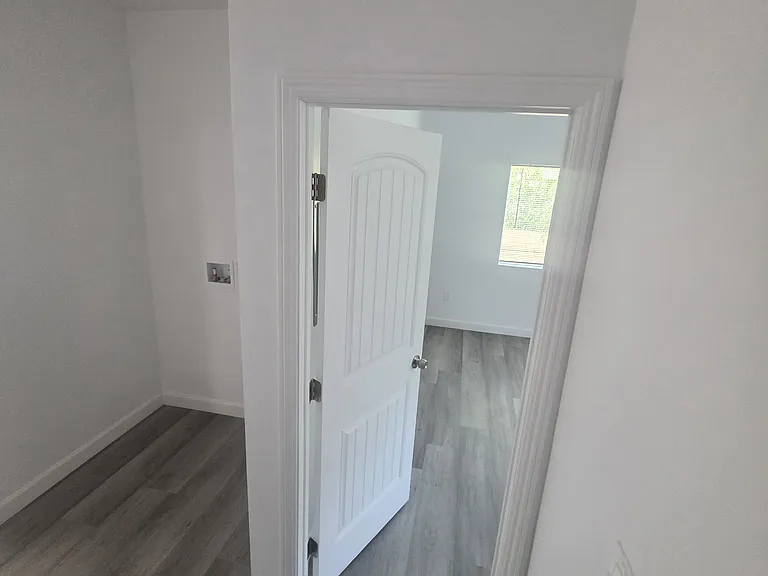 1265 Windsor Dr — Photo 30