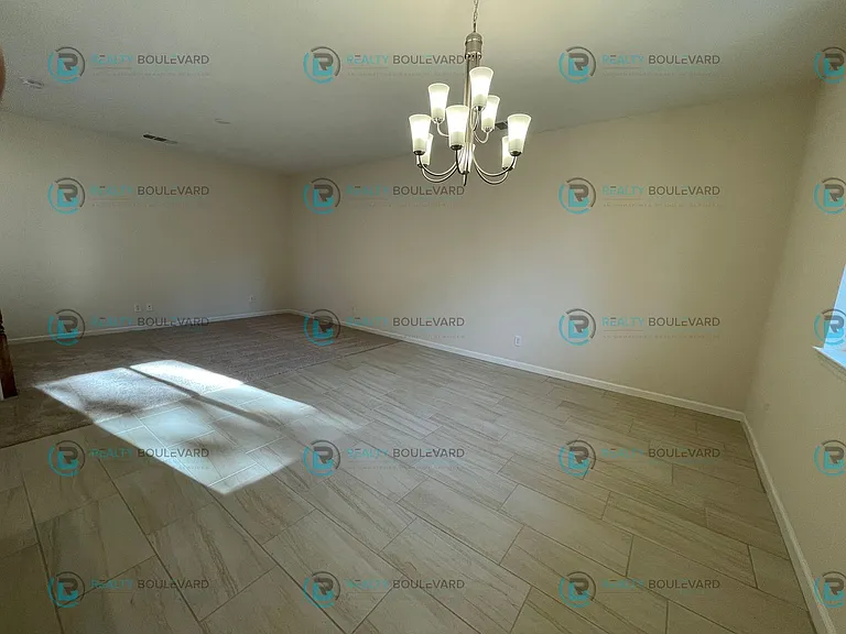 925 W End St — Photo 20