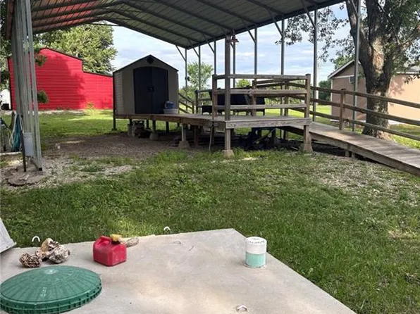 26 Deerfield Dr, Linn Valley, KS 66040