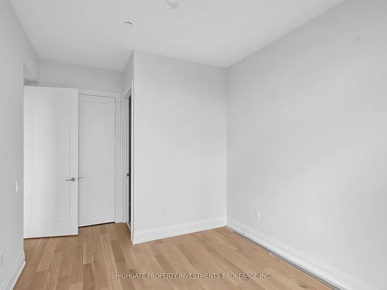 27 Korda Gate #Penthouse 101 — Photo 25