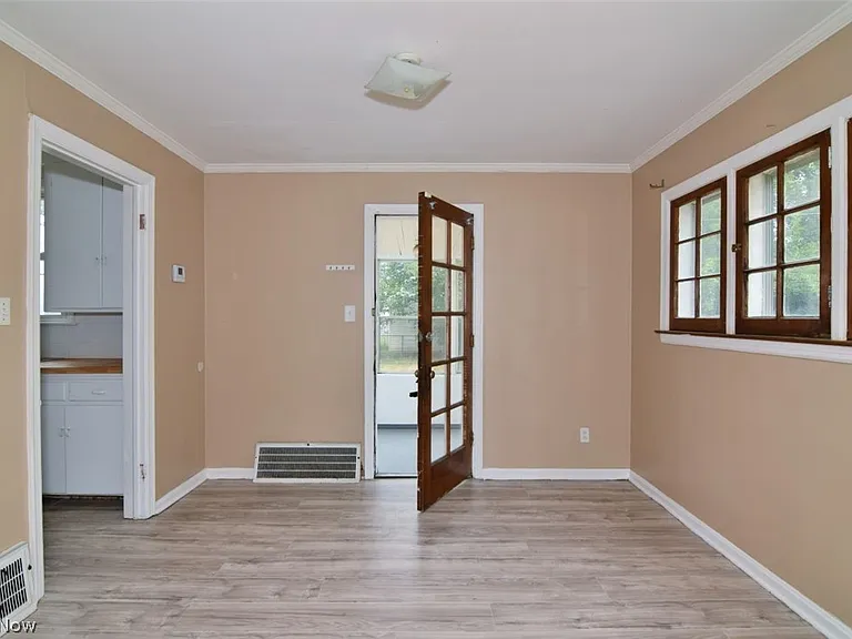 1408 Winston Rd — Photo 9