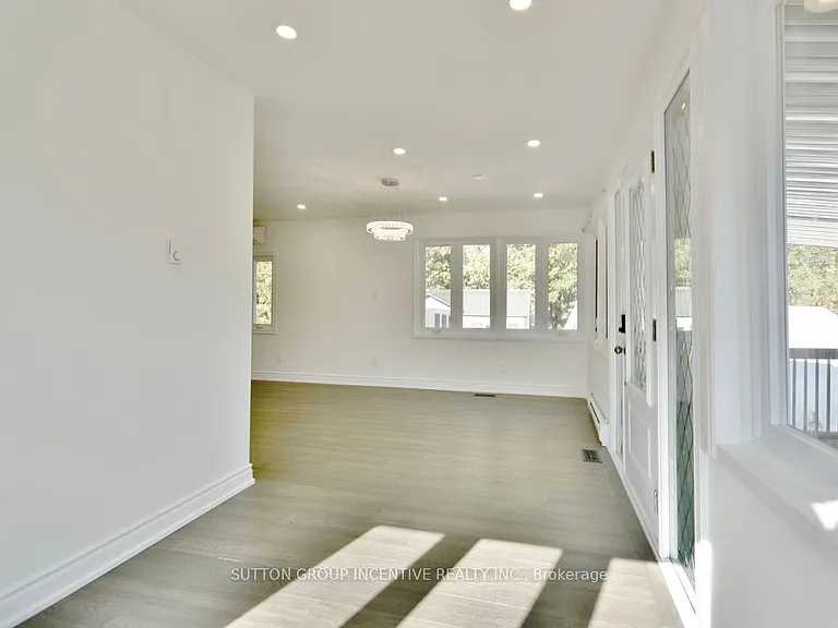 1556 Houston Ave — Photo 14