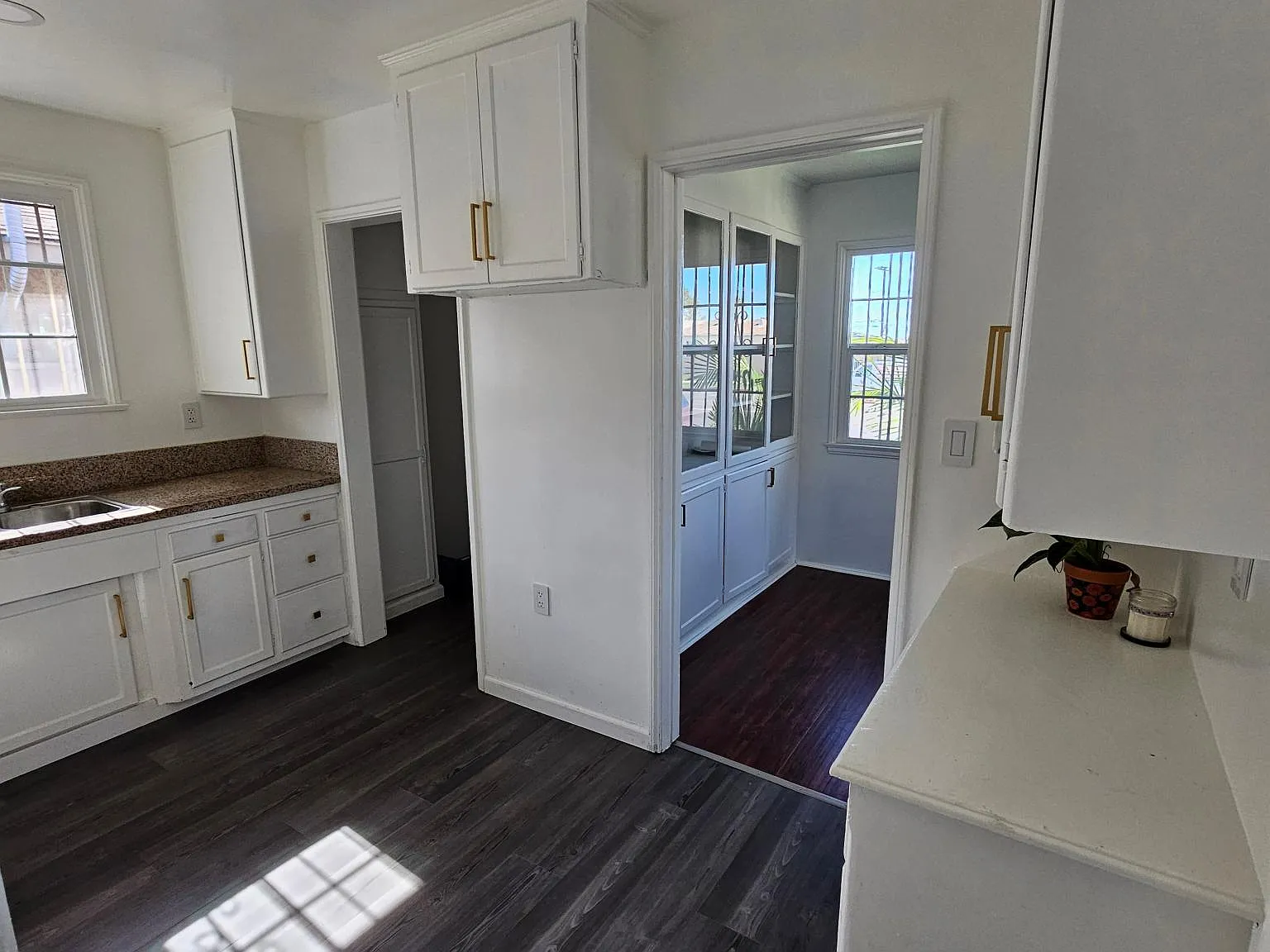 10928 S Western Ave — Photo 2