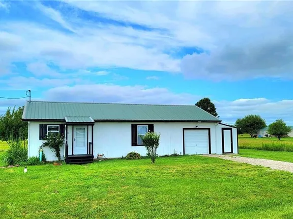 34 Pheasant Run, Linn Valley, KS 66040