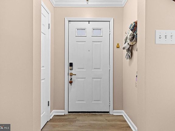 4th image of 5807 Hidden Lake Dr