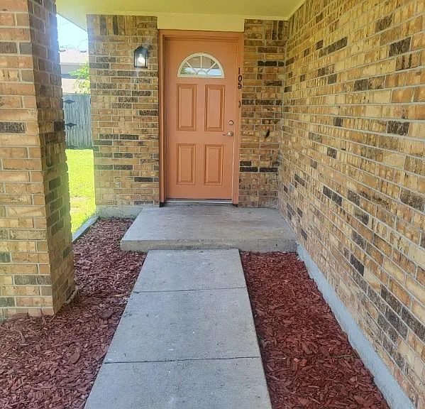 105 Trey Ct — Photo 2