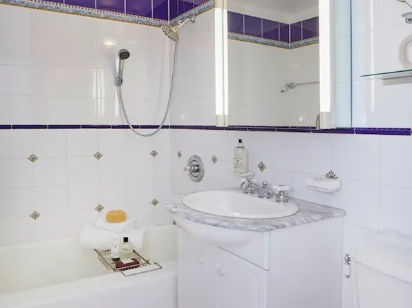 415 East 52nd Street image 8 of 11