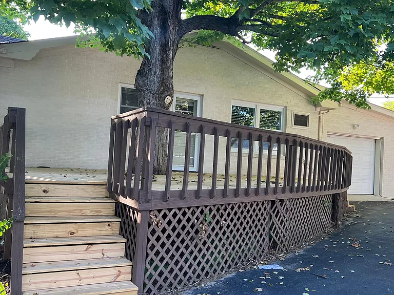 806 N Chancery St — Photo 2