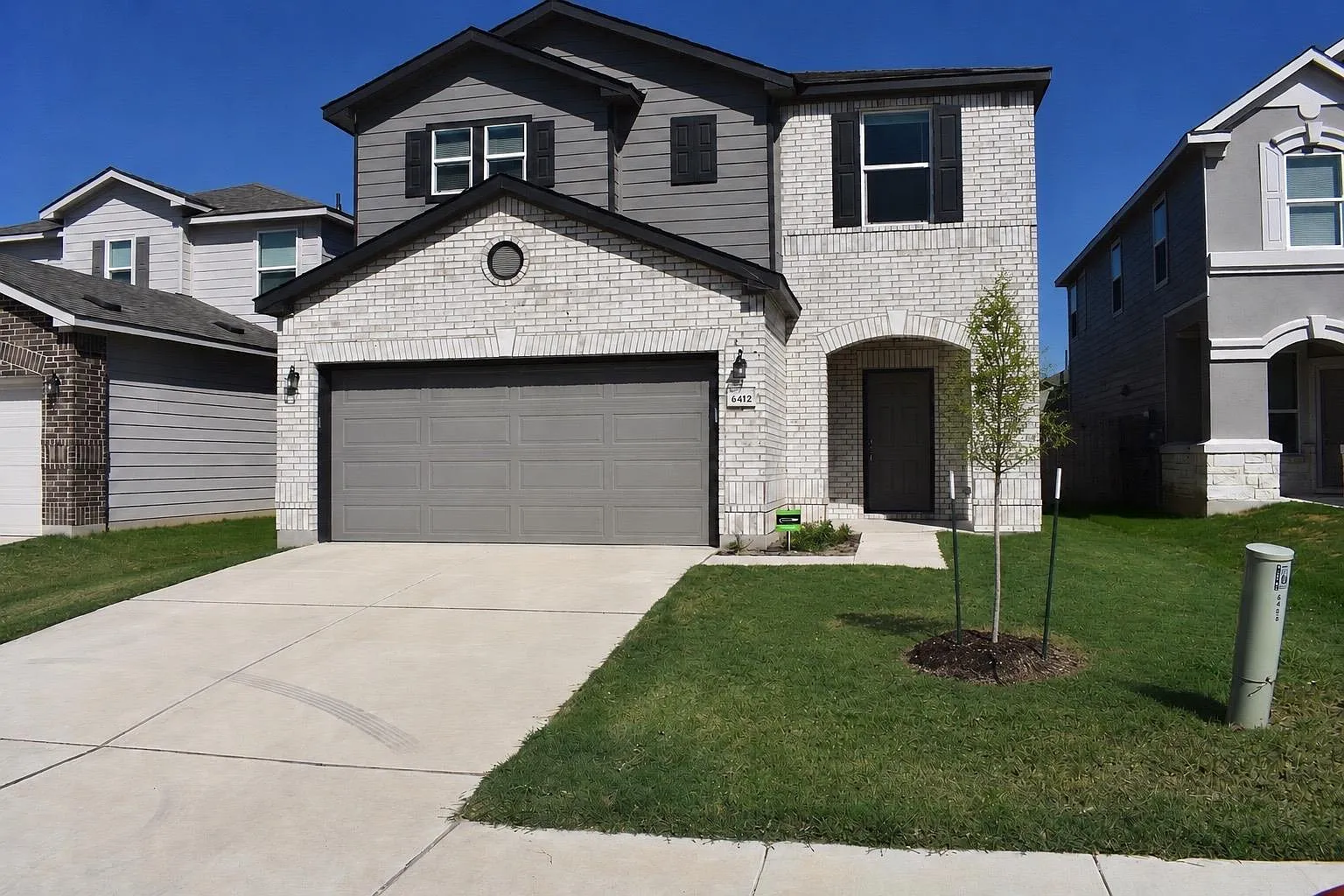 3 bed, 2.5 bath, 2101 sqft, $2,290 — Photo 1