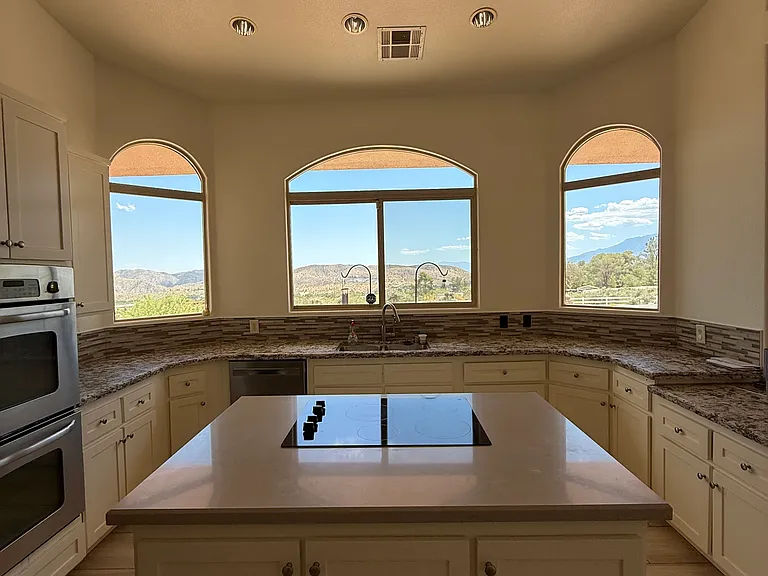 10745 Pinon Ave — Photo 11