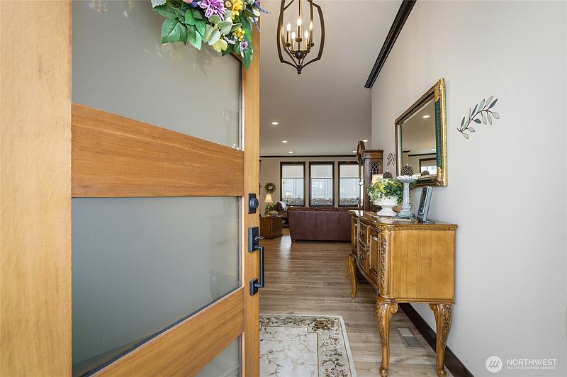 3rd image of 2663 7th Street SE