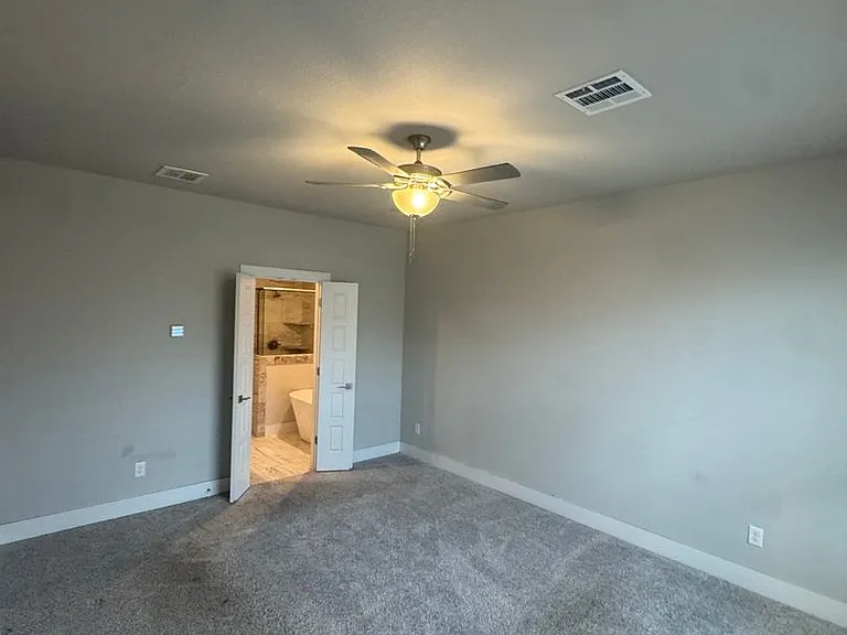 660 The Cottages — Photo 7