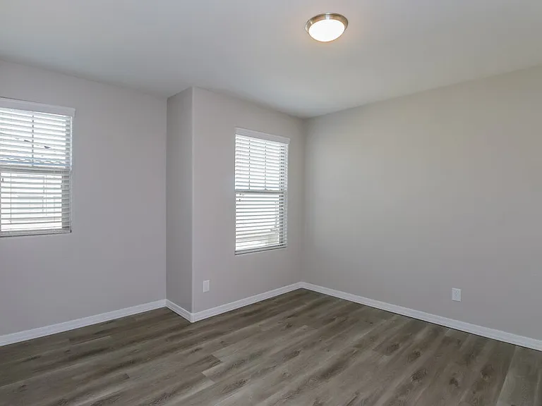 1563 S Loren Ln — Photo 15