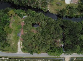 10036 Linden Ln, Bay Saint Louis, MS 39520