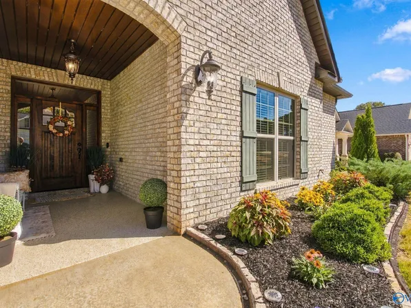 209 Somerdale Ln, Huntsville, AL 35811